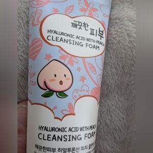 ESFOLIO HYALURONIC ACID & PEACH CLEANSING FOAM BRAND NEW OUT OF Box